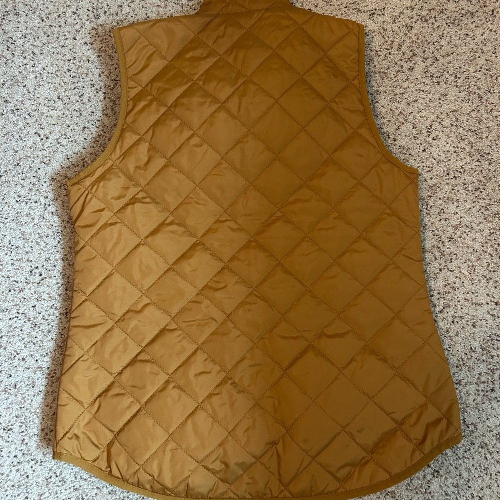 Women's Quilted Gold Vest - Picture 2 of 3